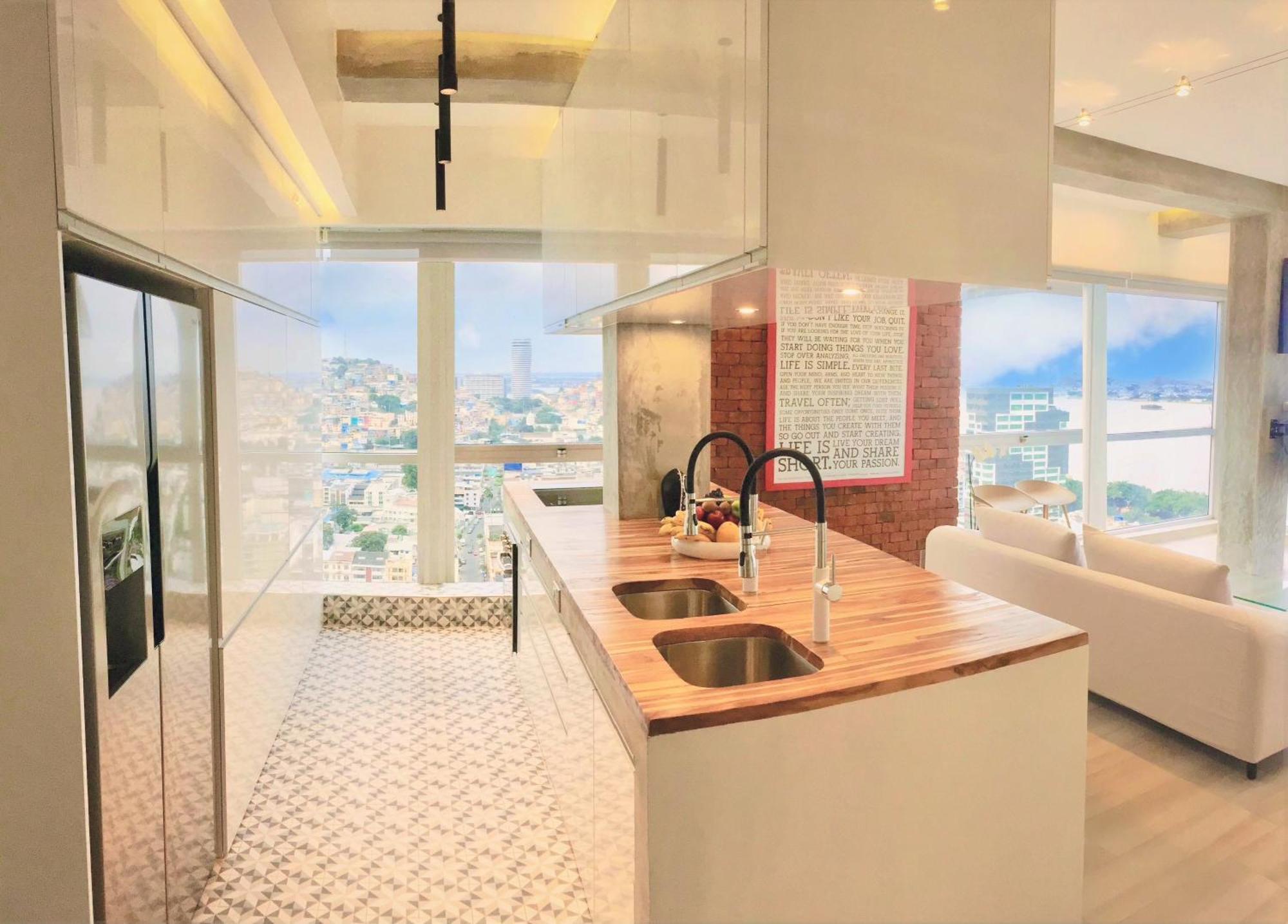 Luxury Apartment Heart Of Гуаякиль Экстерьер фото